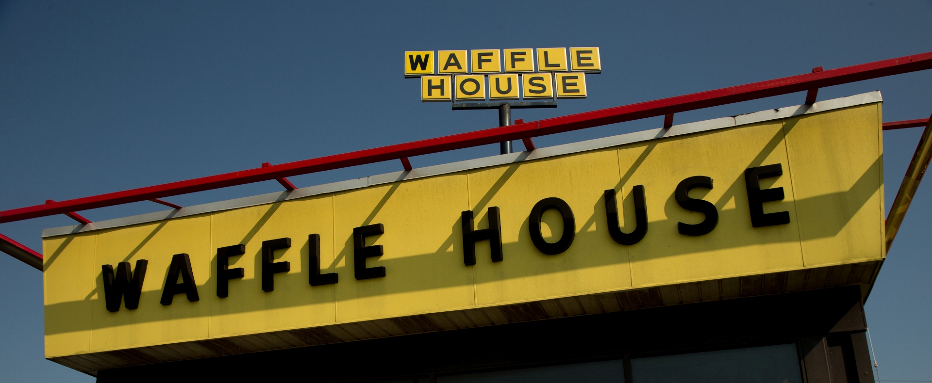 Waffle House speckled with mold, mildew and a baby roach fails health inspection | 11alive.com