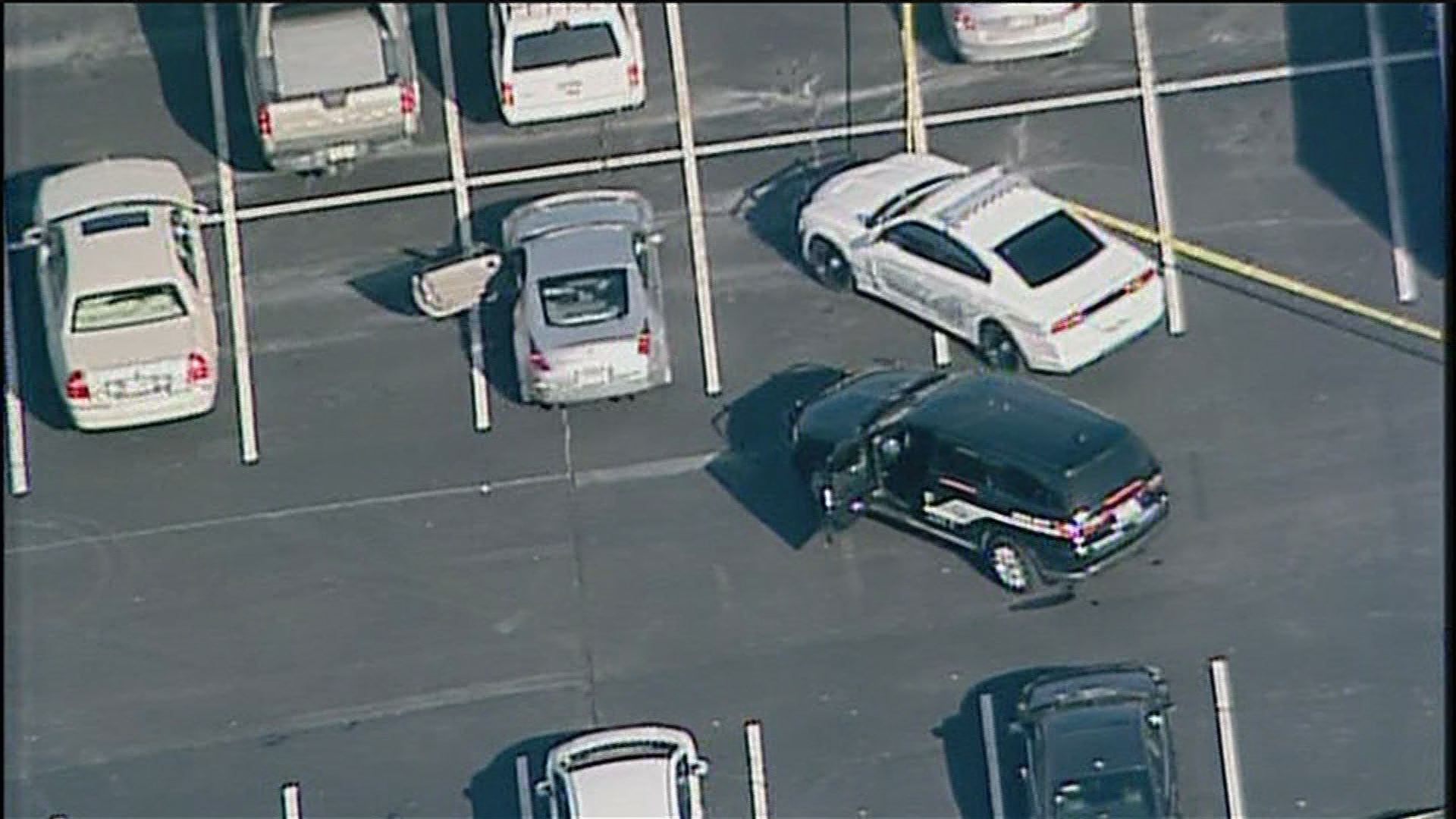Gunman wounded in shootout with deputies in shopping center parking lot ...