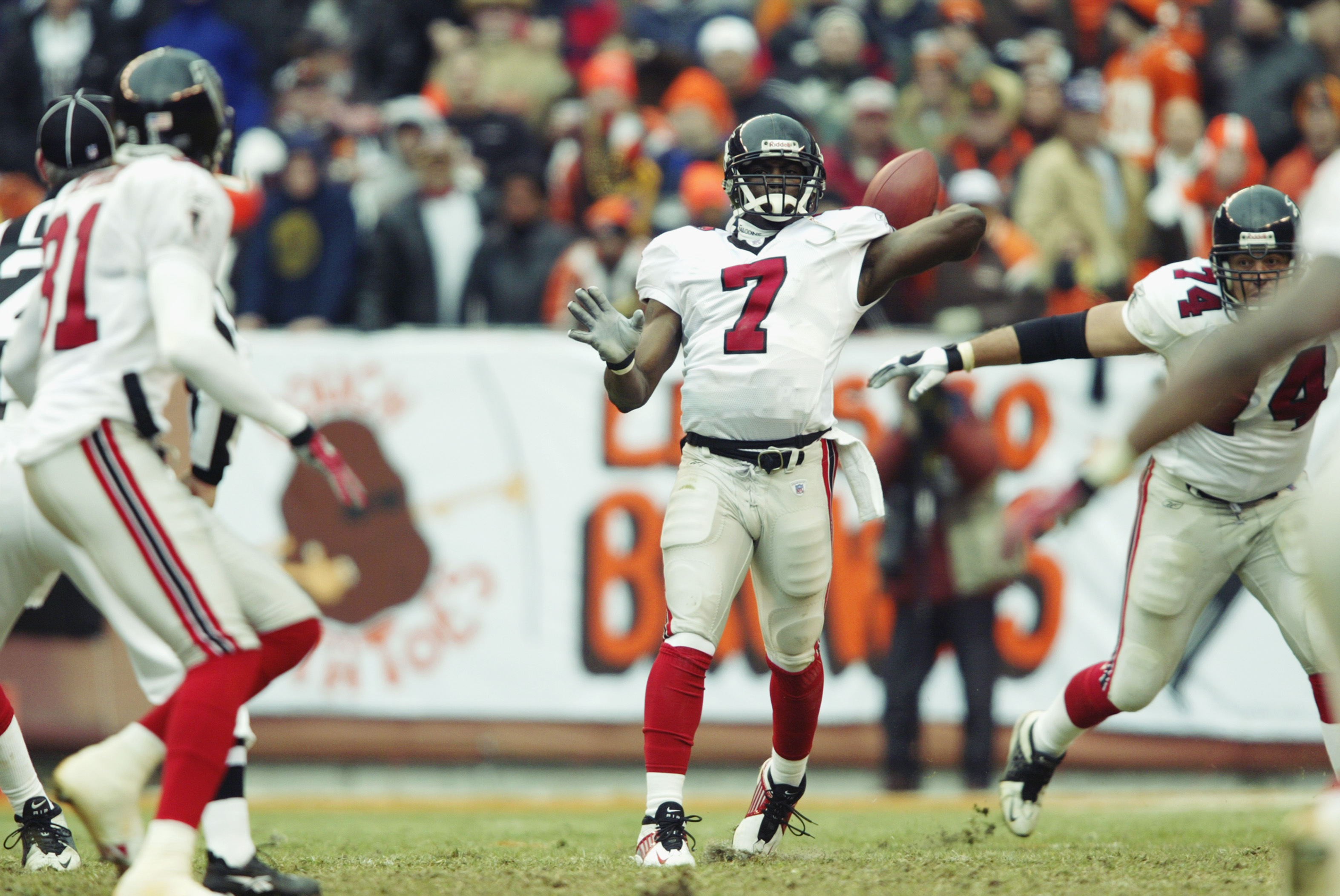 PHOTO: Atlanta Falcons Fan Burns Michael Vick Jersey Before Eagles