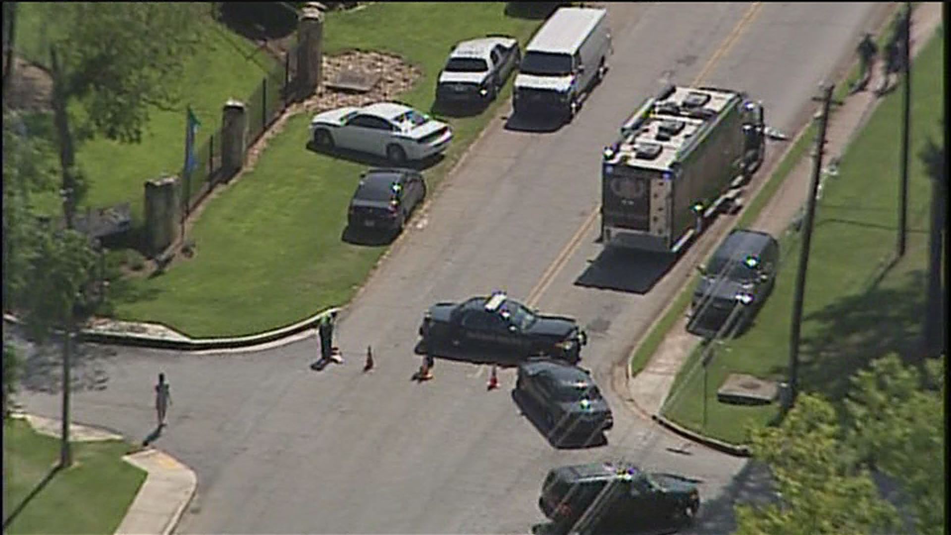 Stabbing suspect in custody after SWAT standoff | 11alive.com