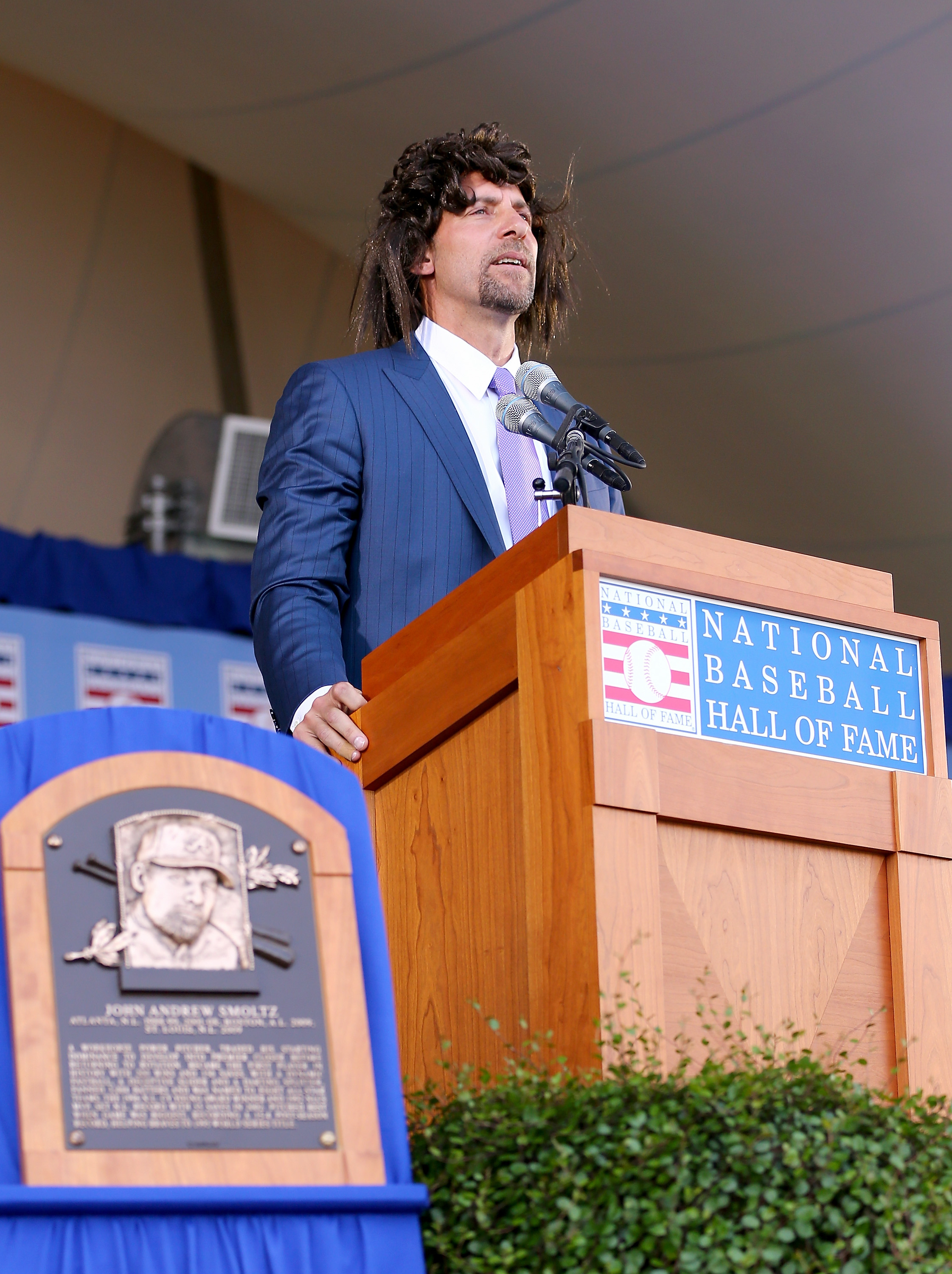 John Smoltz Wears a Wig During Baseball Hall of Fame Induction [VIDEO]
