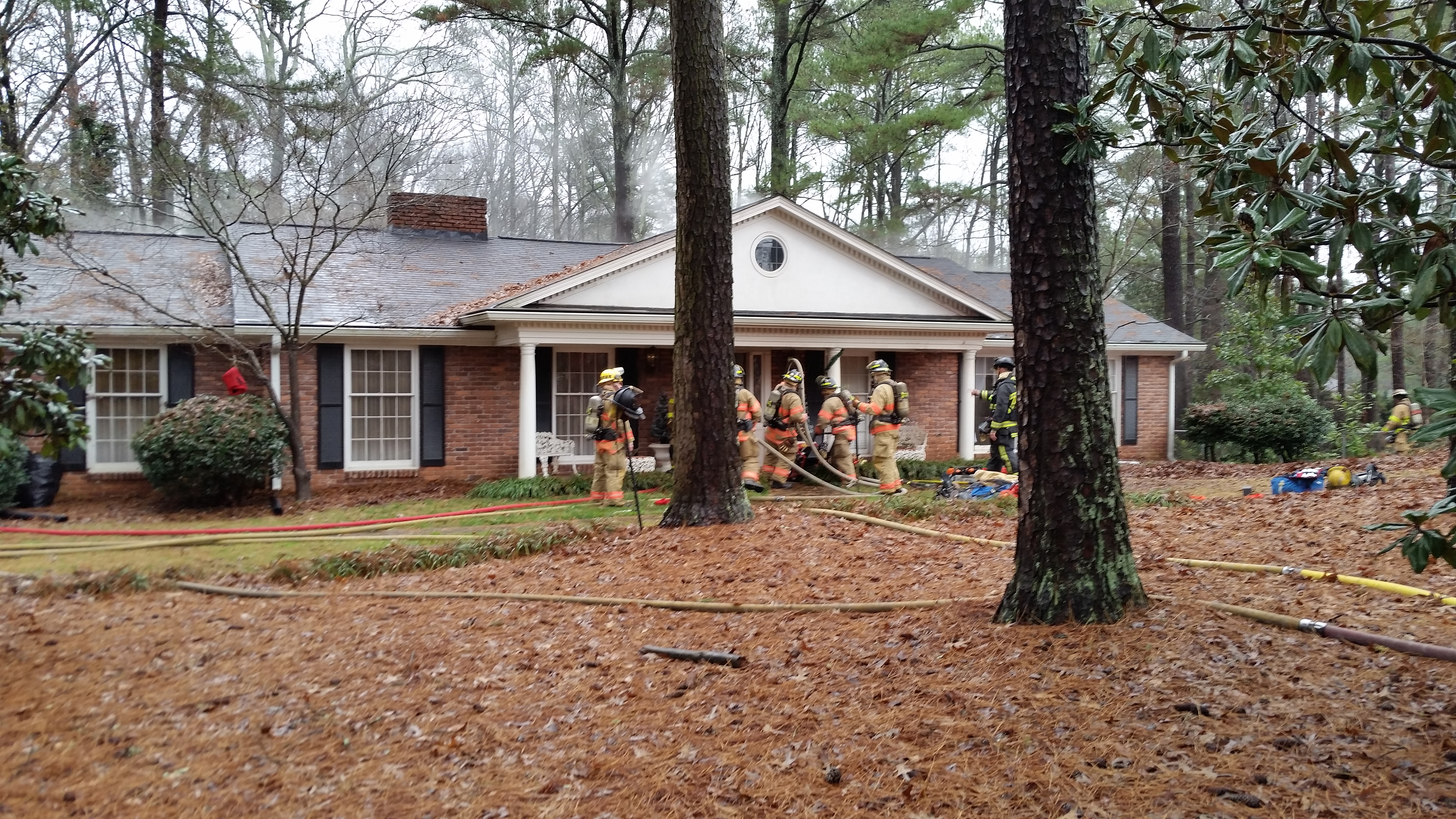 Smyrna house fire kills man, injures his wife