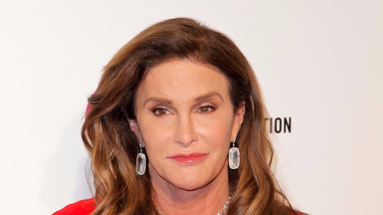 CAITLYN JENNER TO POSE NUDE FOR SPORTS ILLUSTRATED - YouTube