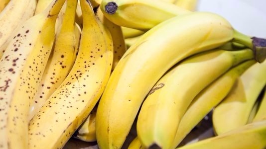 Shopper Finds Spiders Flooding From Bananas