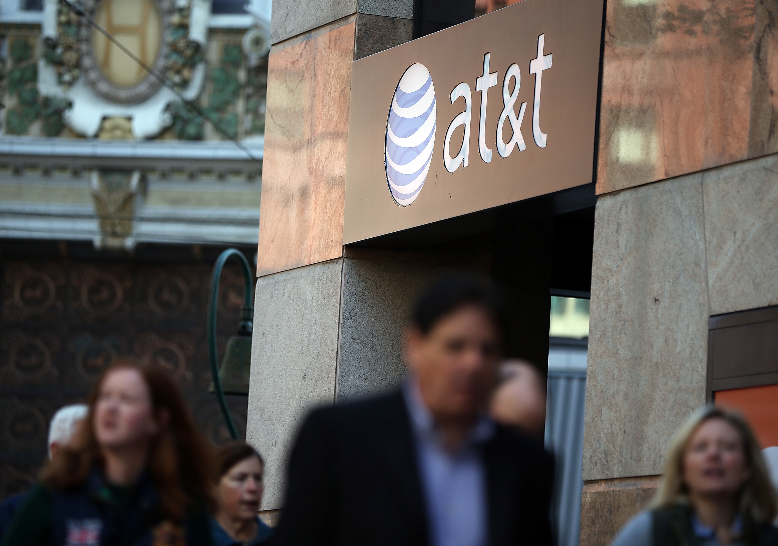 AT&T looking at metro Atlanta for super-fast internet | 11alive.com