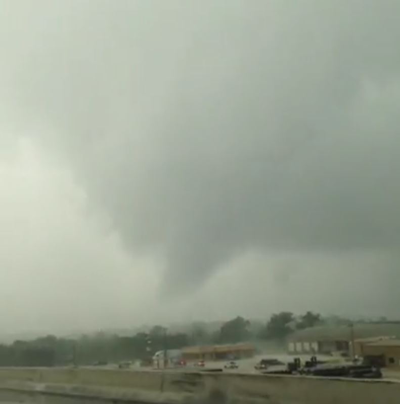 Funnel cloud visible in Dallas rush hour traffic | 11alive.com